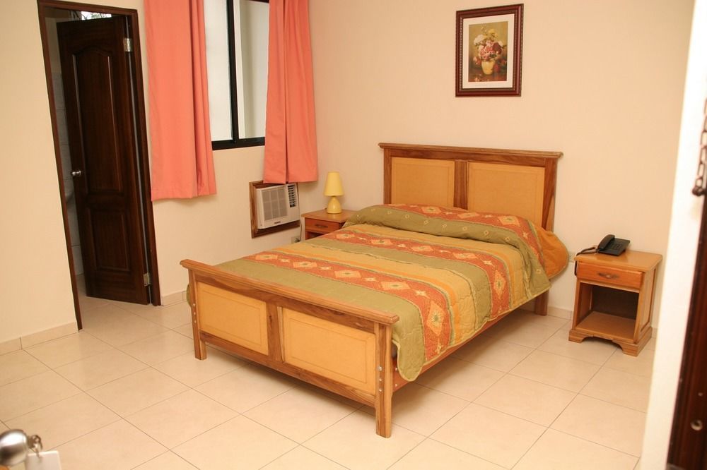 Iberia Hotel